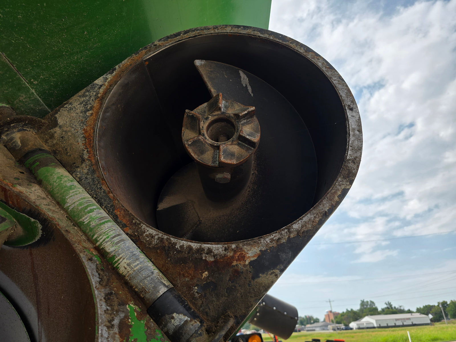 USED 2018 EZ-TRAIL 1020 GRAIN CART - $32,000