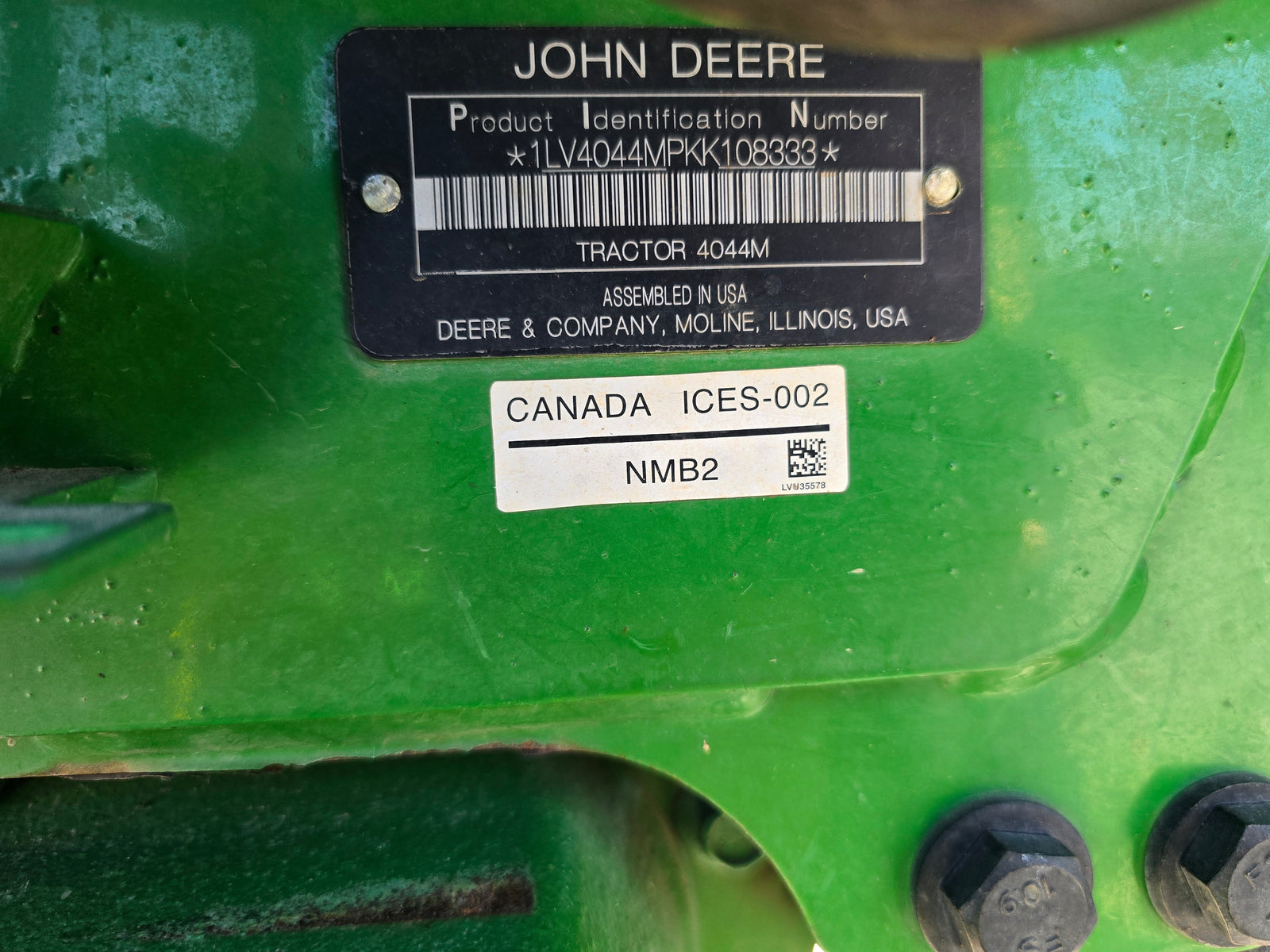 USED JOHN DEERE 4044M - LOADER, BUCKET & PALLET FORKS #7299822 - $28,500