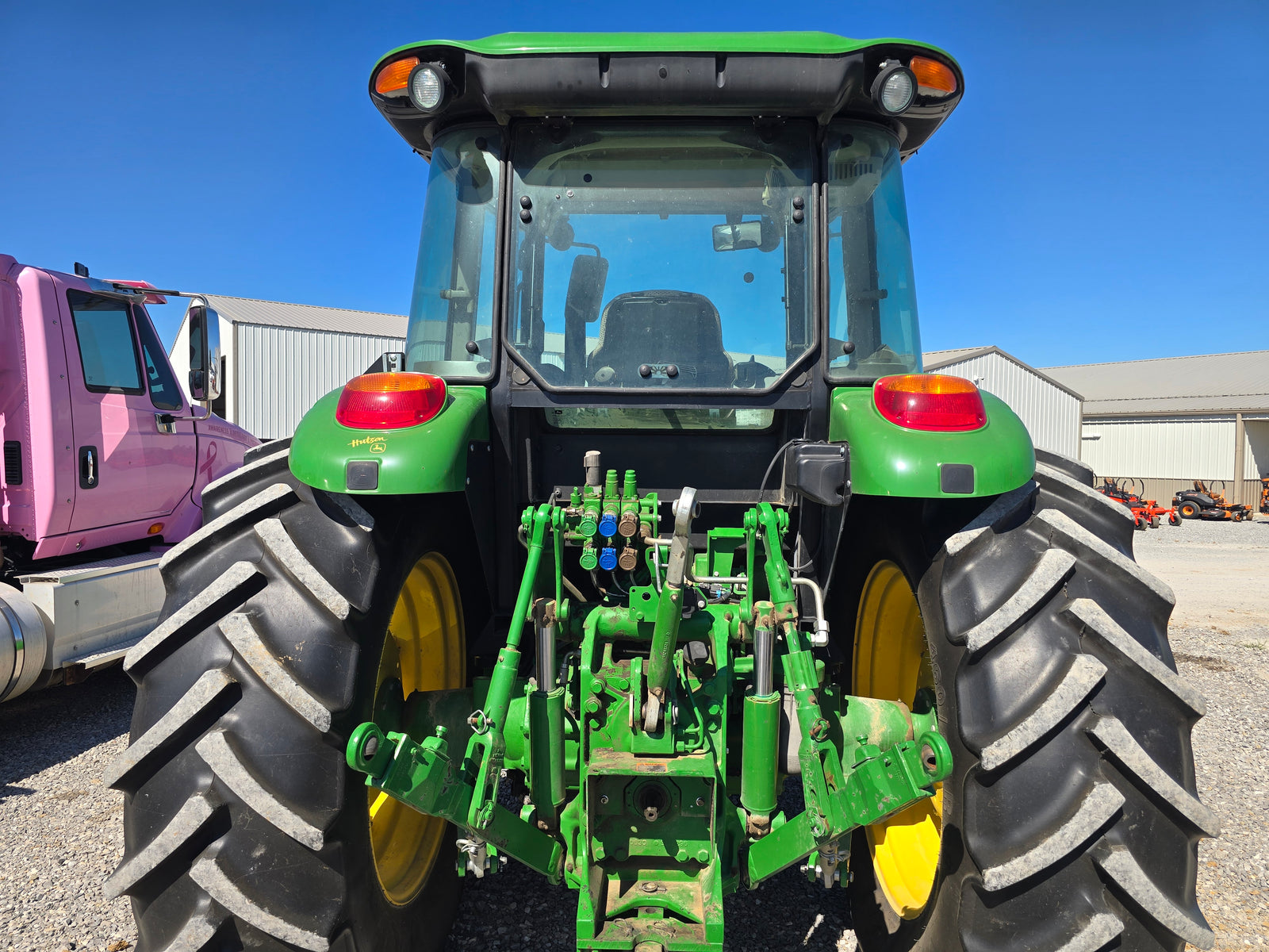 2018 JOHN DEERE 6105E - TRACTOR AND LOADER - #7299823 - $61,800