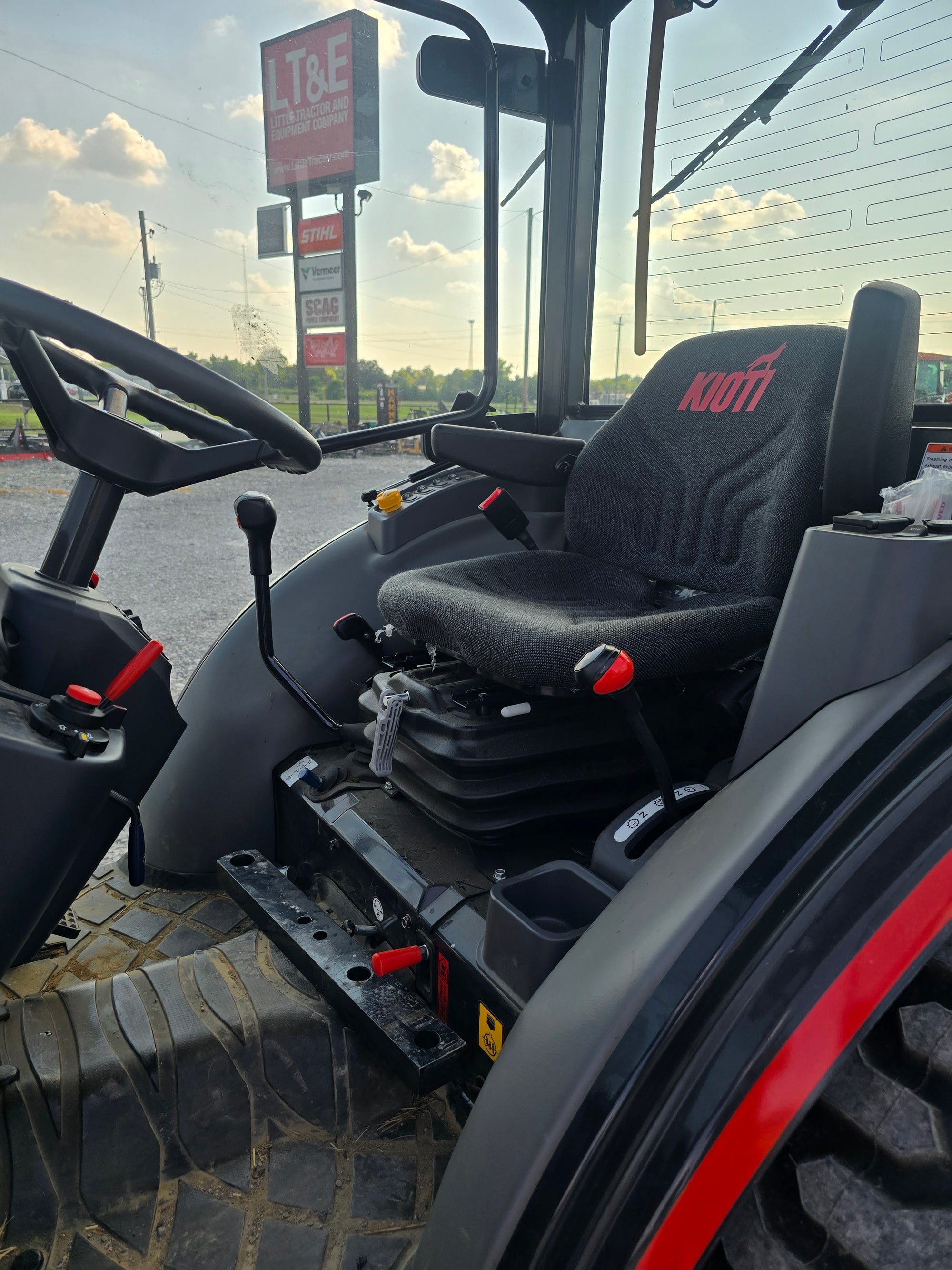 USED KIOTI CK2620SE CAB #6169843