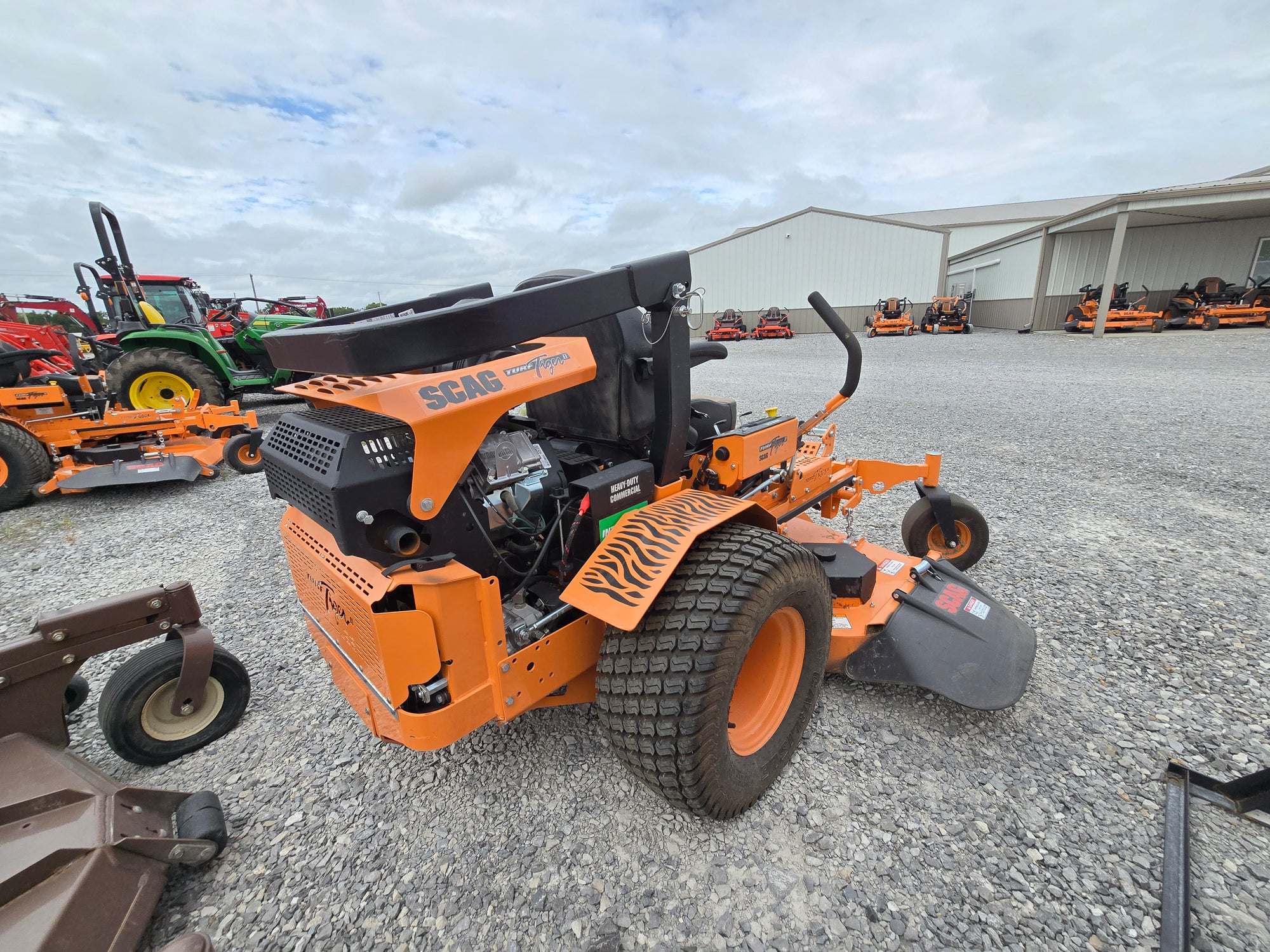 USED 2025 SCAG TURF TIGER II - ONLY 20HRS - 61" - 31HP VANGUARD #6169111