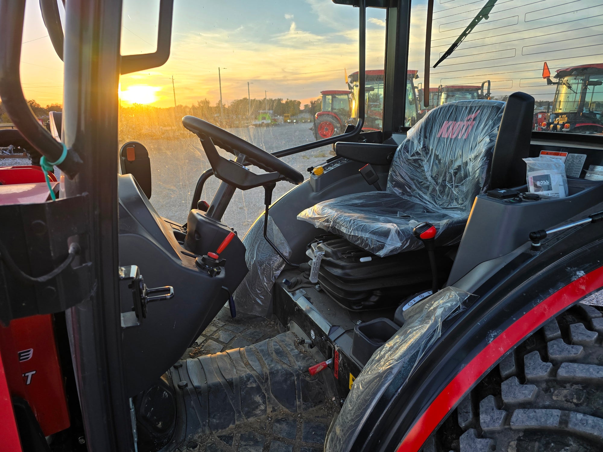 USED 2022 KIOTI CK4010SE CAB - LESS THAN 100HRS - #6168563