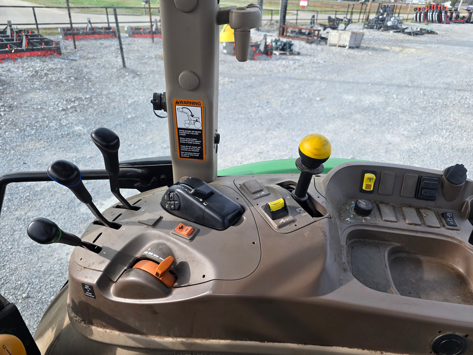 USED JOHN DEERE 5125M - LOW HOUR MACHINE #6168524