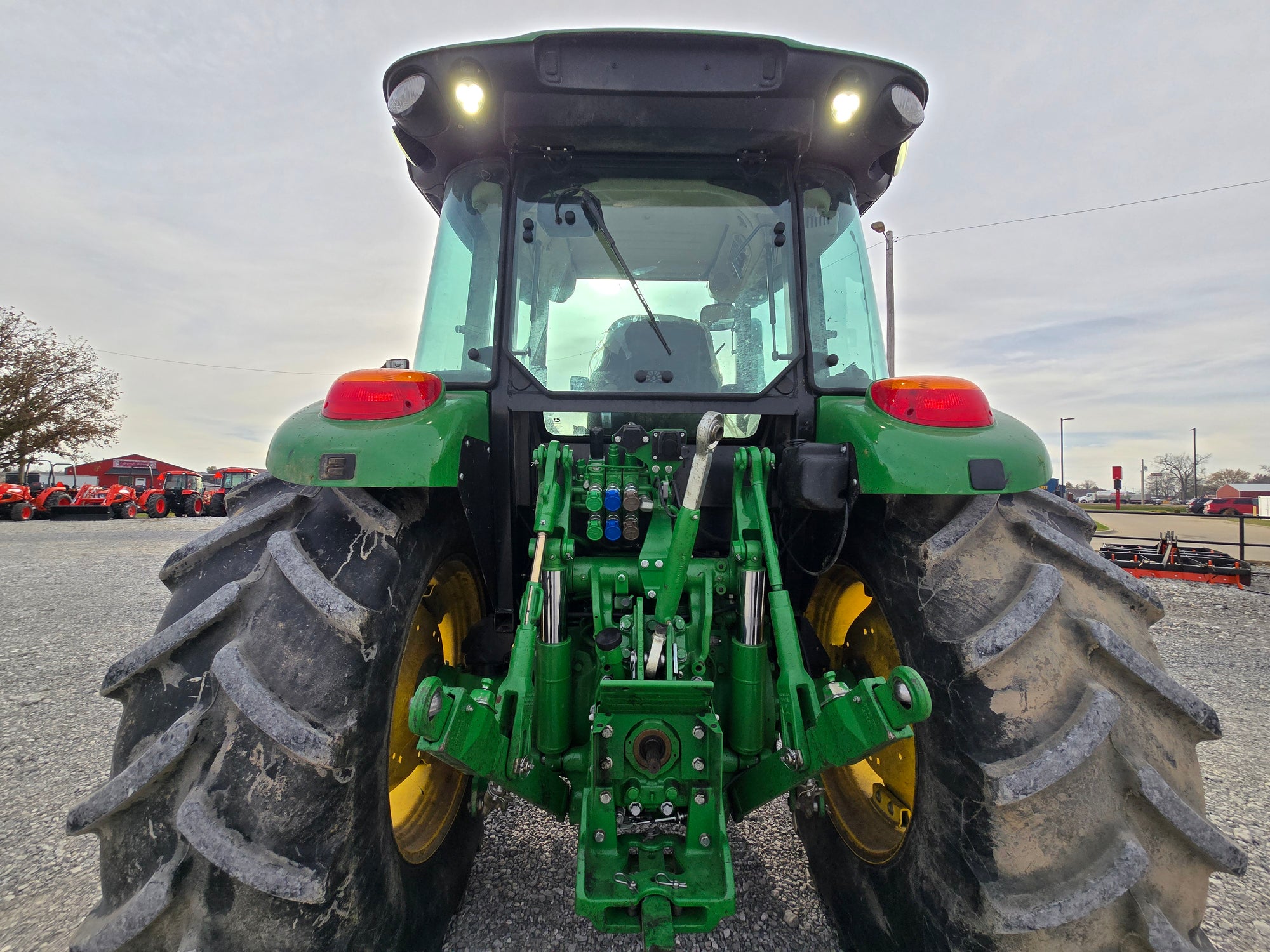 USED JOHN DEERE 5125M - LOW HOUR MACHINE #6168524