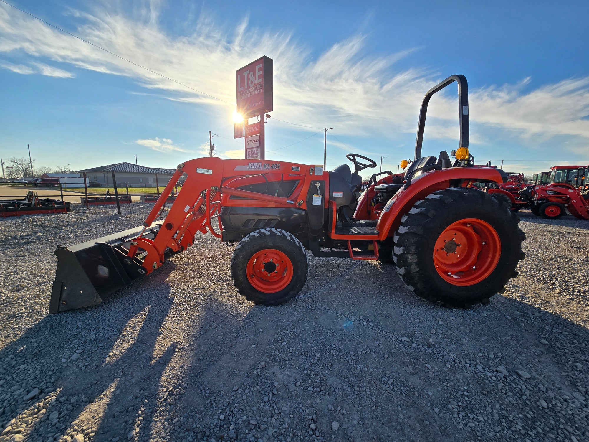 PENDING - USED 2012 KIOTI DK40SE HST WITH LOADER #6168567