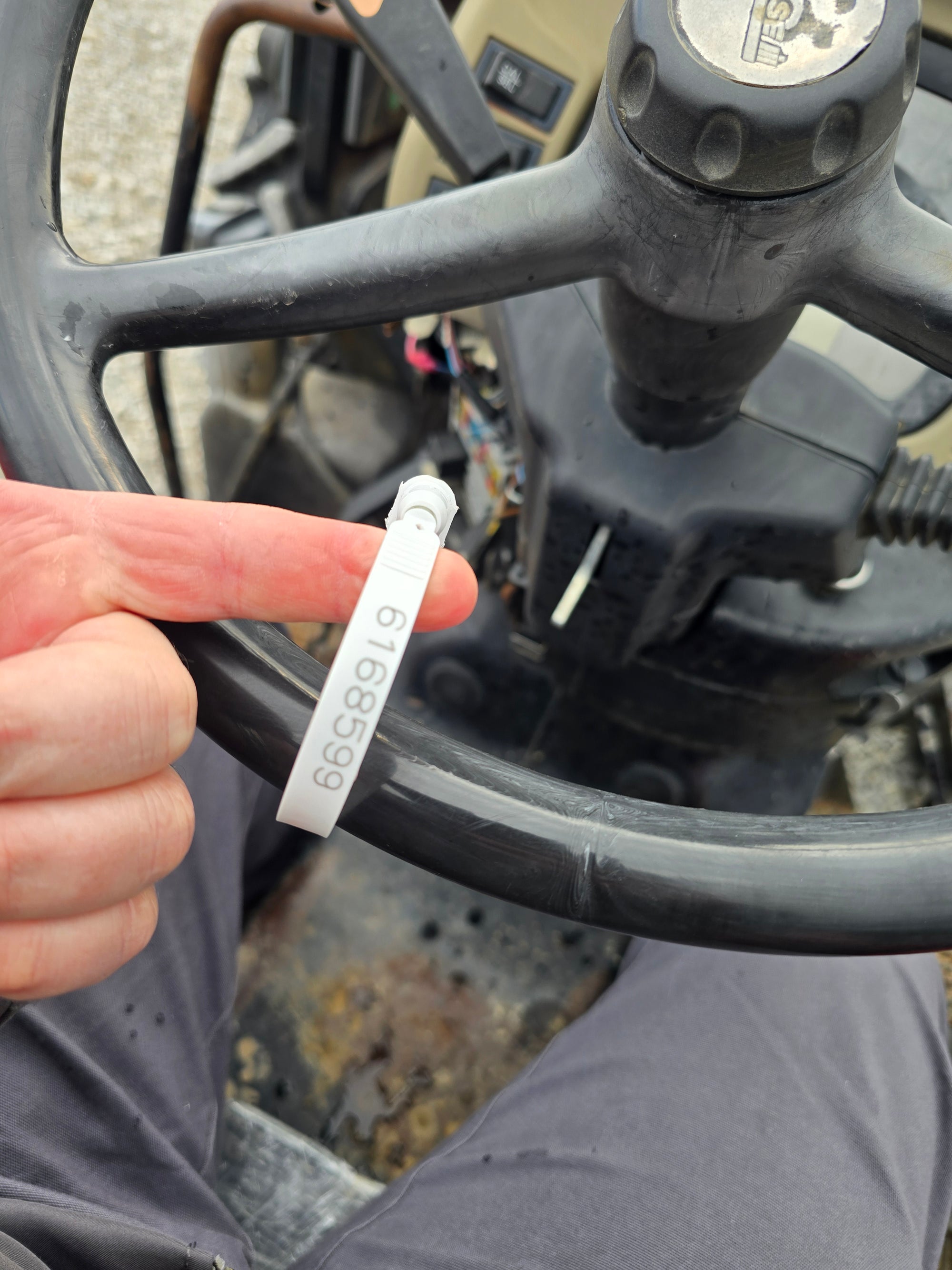 !! PENDING !! USED - CASE IH JX1085C - OPEN STATION WITH LOADER #6168599