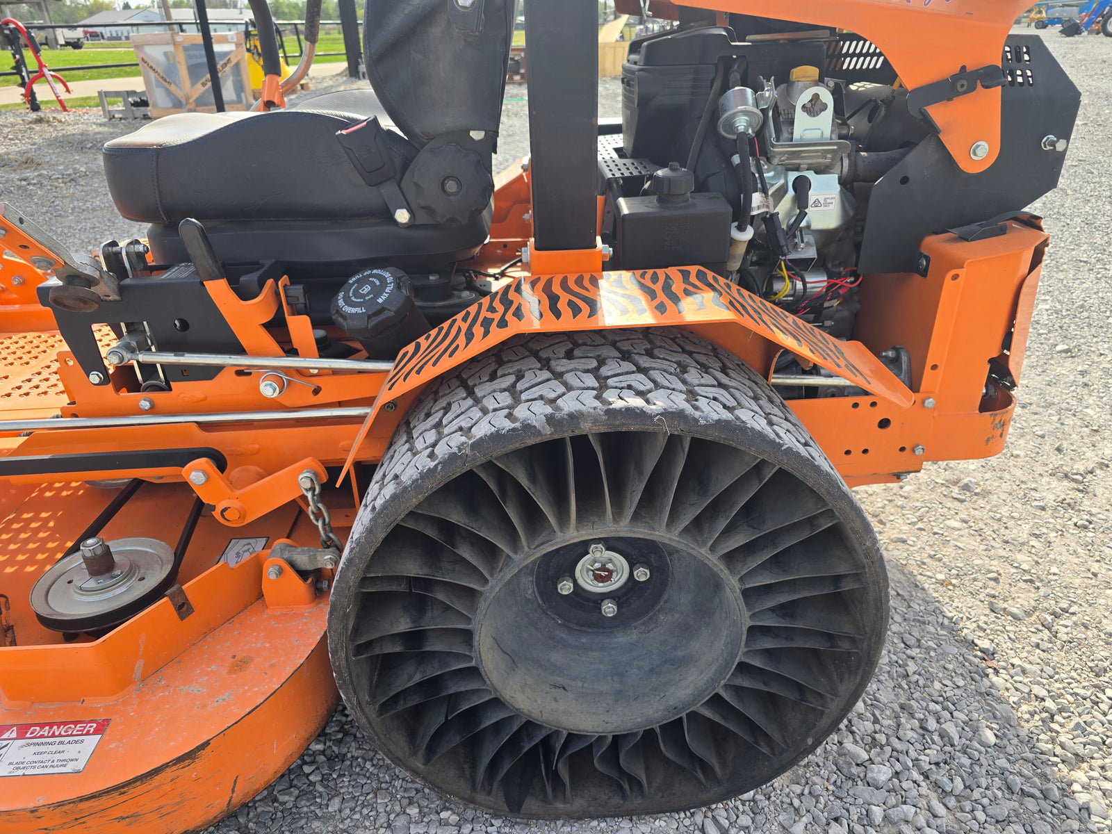 2024 SCAG SCAG TURF TIGER II - 61" CUT WITH TWEELS - #6106471 0327-0421