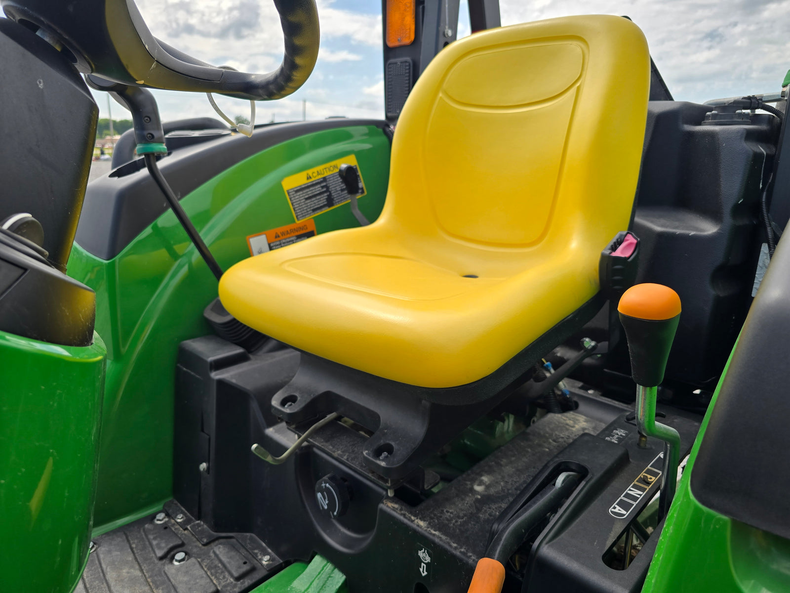USED 2025 JOHN DEERE 4066M WITH LOADER #6106454