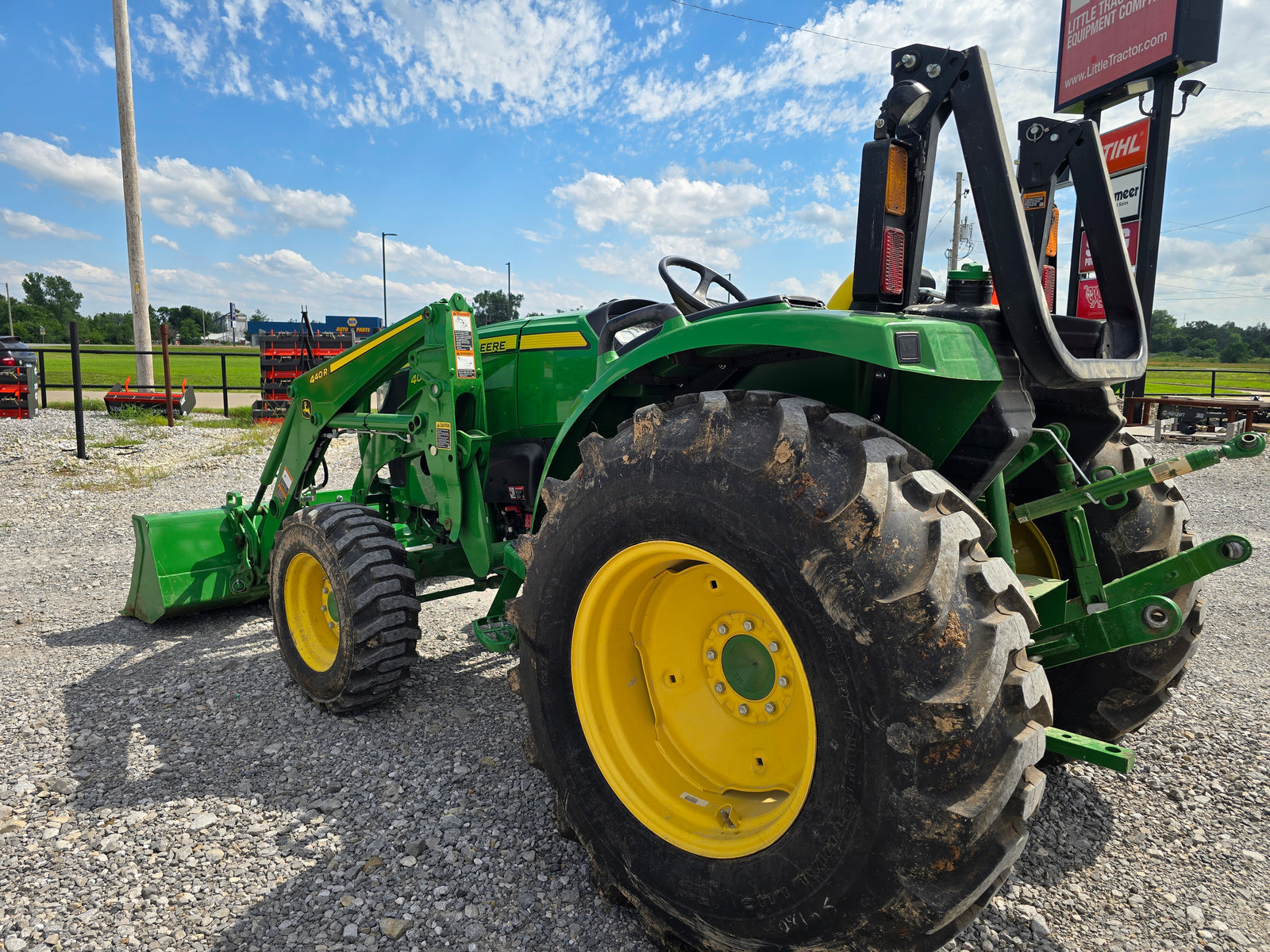USED 2025 JOHN DEERE 4066M WITH LOADER #6106454