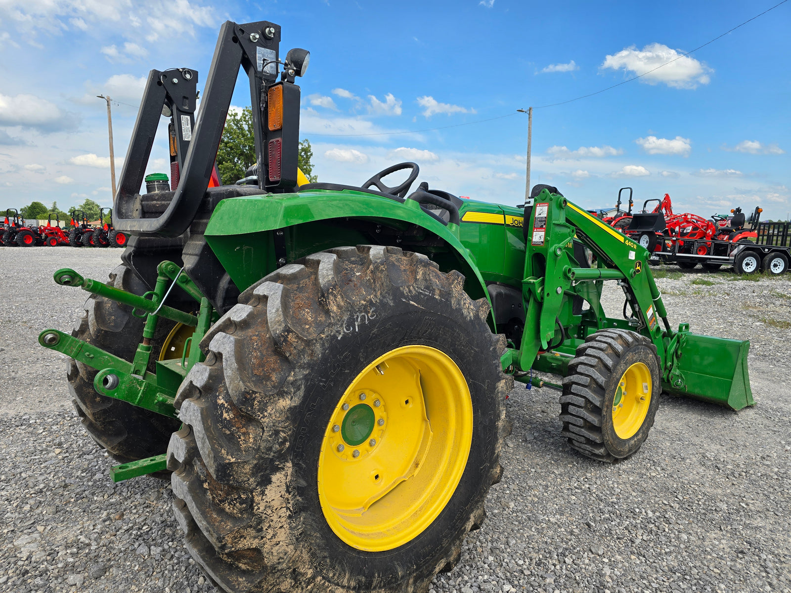 USED 2025 JOHN DEERE 4066M WITH LOADER #6106454