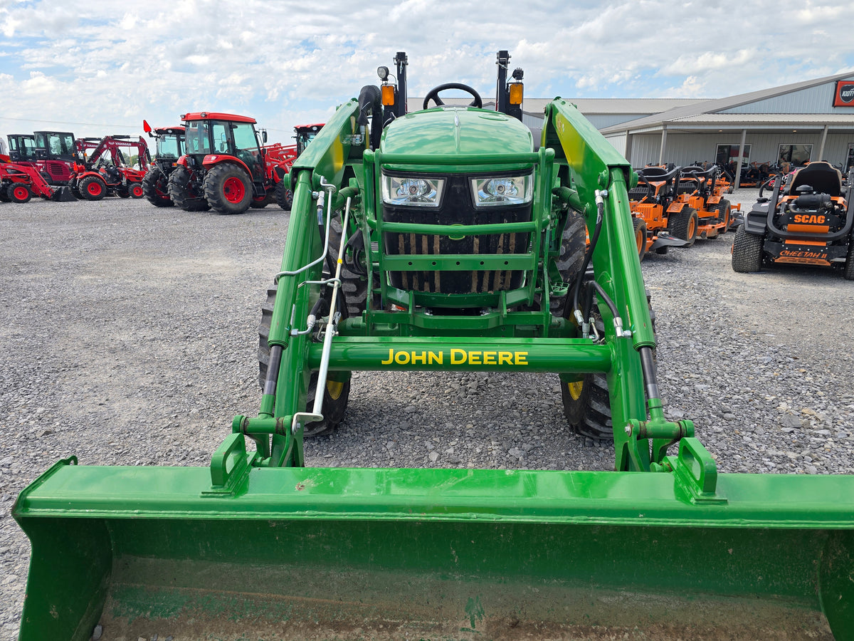 USED 2025 JOHN DEERE 4066M WITH LOADER #6106454