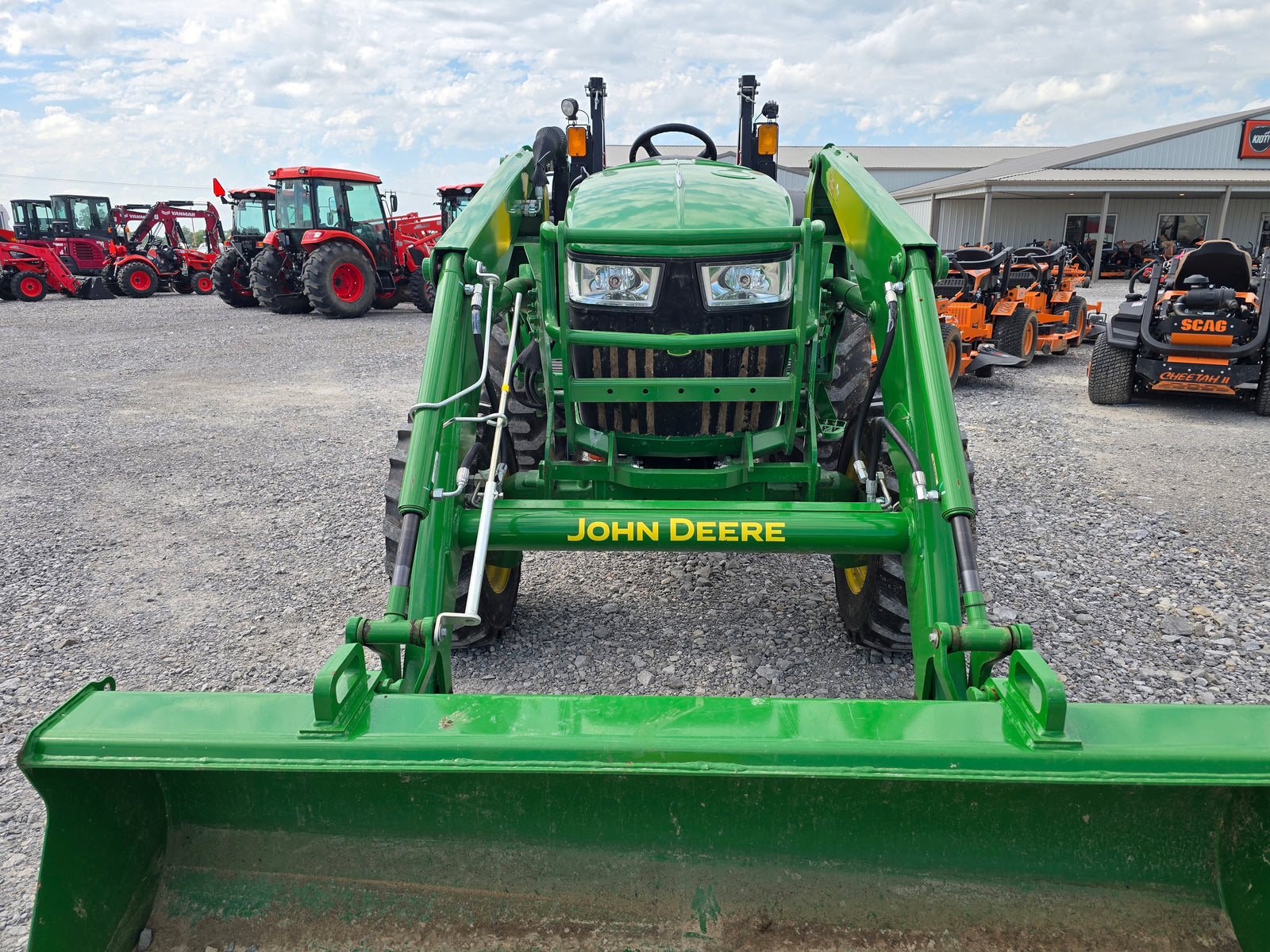 USED 2025 JOHN DEERE 4066M WITH LOADER #6106454