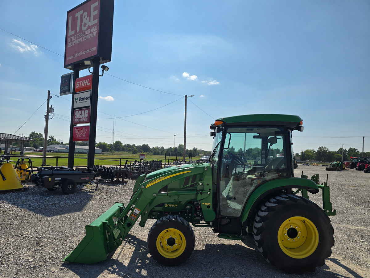 USED 2016 JOHN DEERE 3039R CAB WITH LOADER #7299813