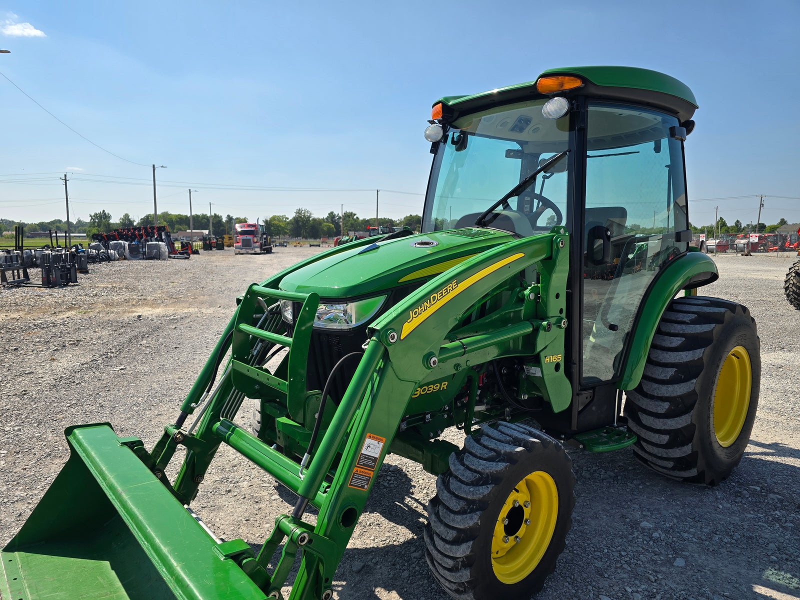 USED 2016 JOHN DEERE 3039R CAB WITH LOADER #7299813
