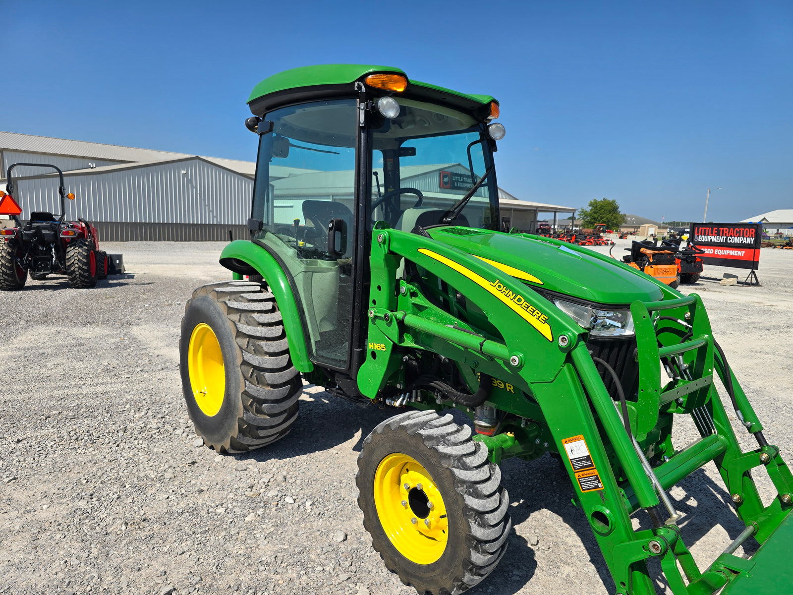 USED 2016 JOHN DEERE 3039R CAB WITH LOADER #7299813