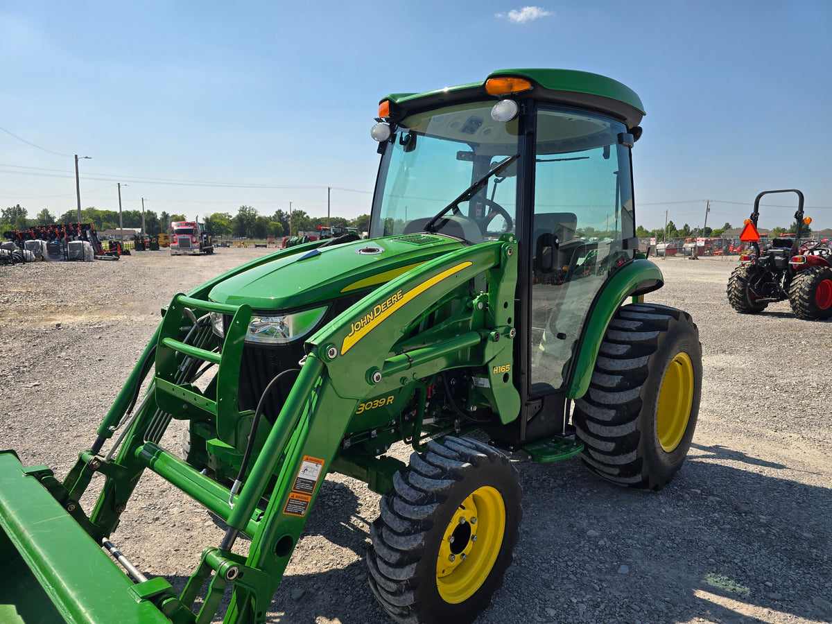 USED 2016 JOHN DEERE 3039R CAB WITH LOADER #7299813