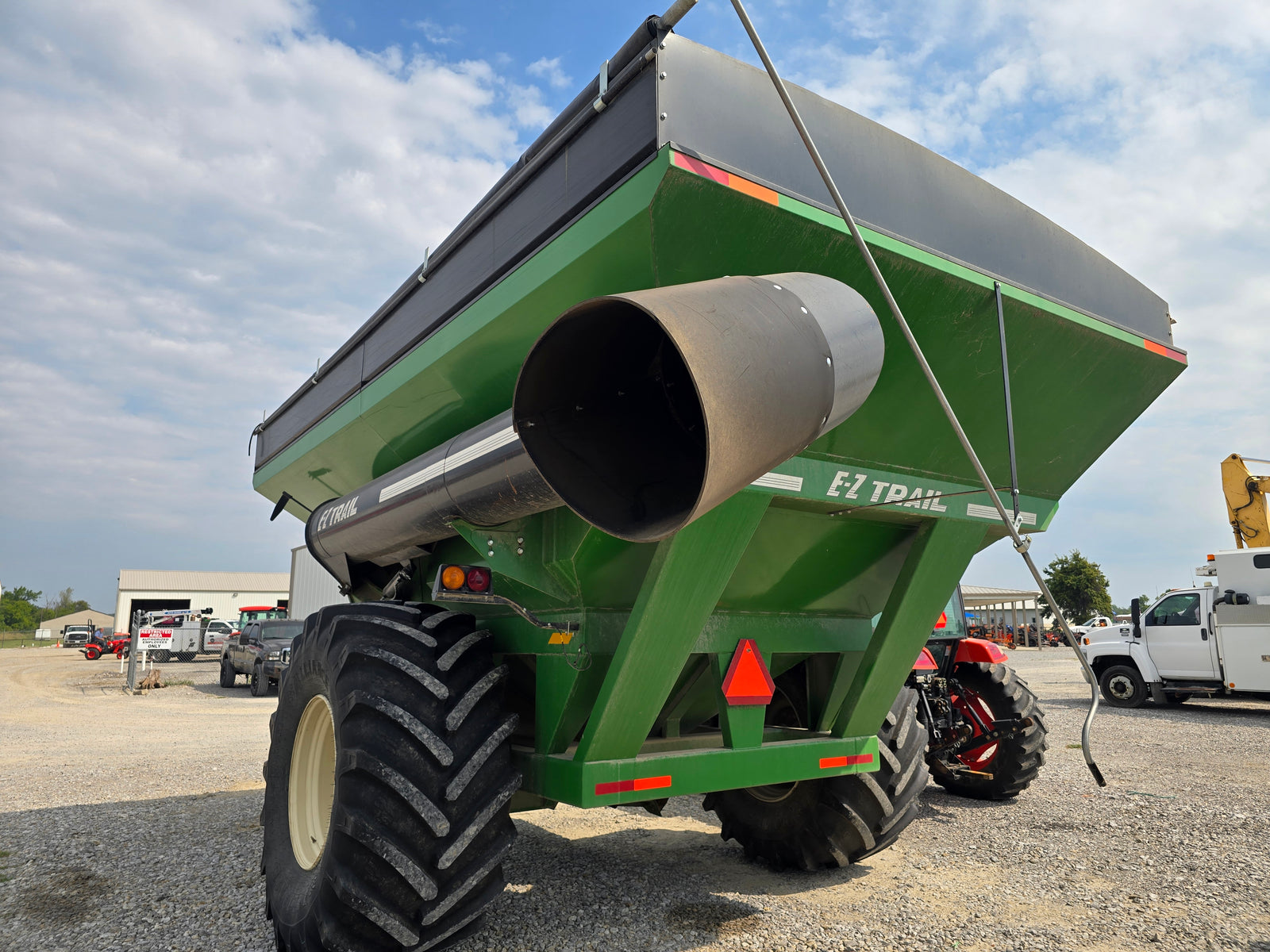 USED 2018 EZ-TRAIL 1020 GRAIN CART - $32,000