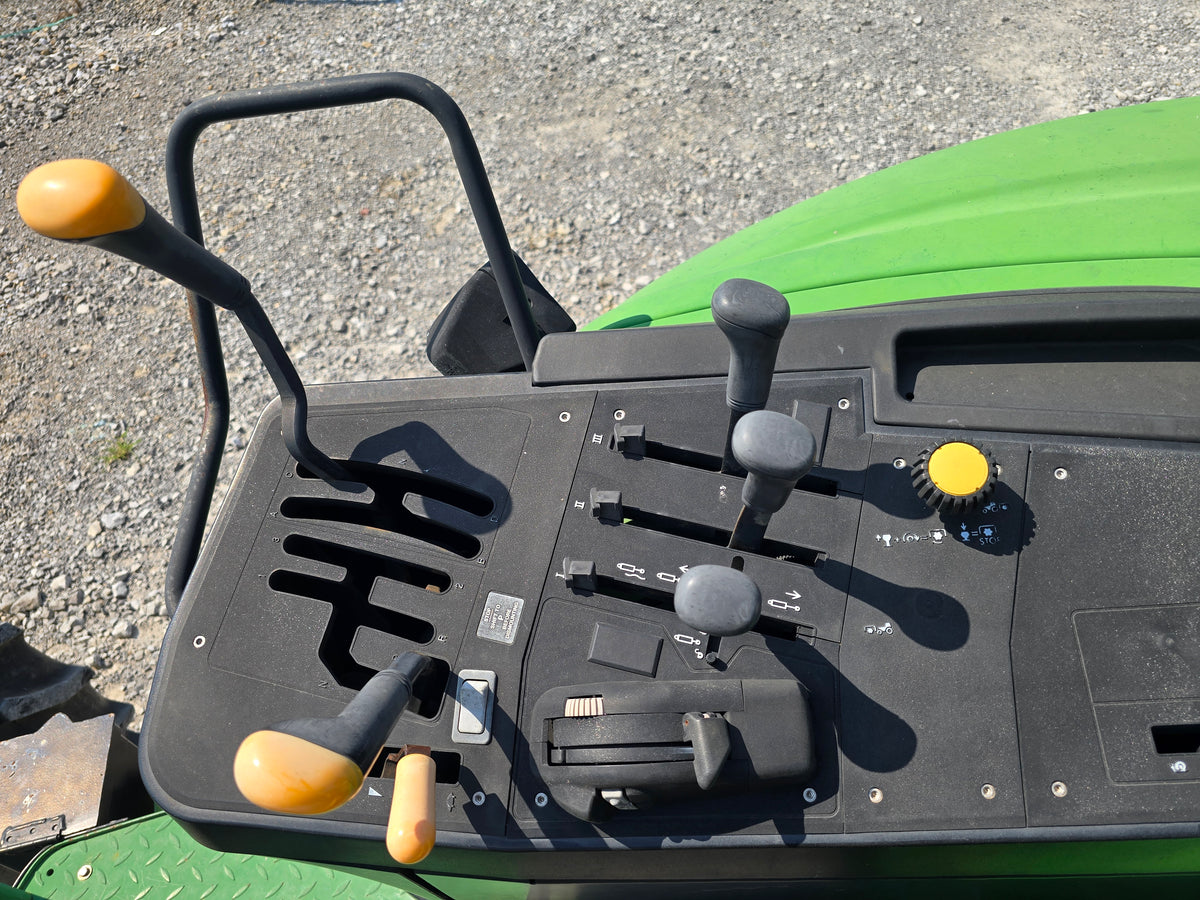 USED 2007 JOHN DEERE 6415 OPEN STATION TRACTOR