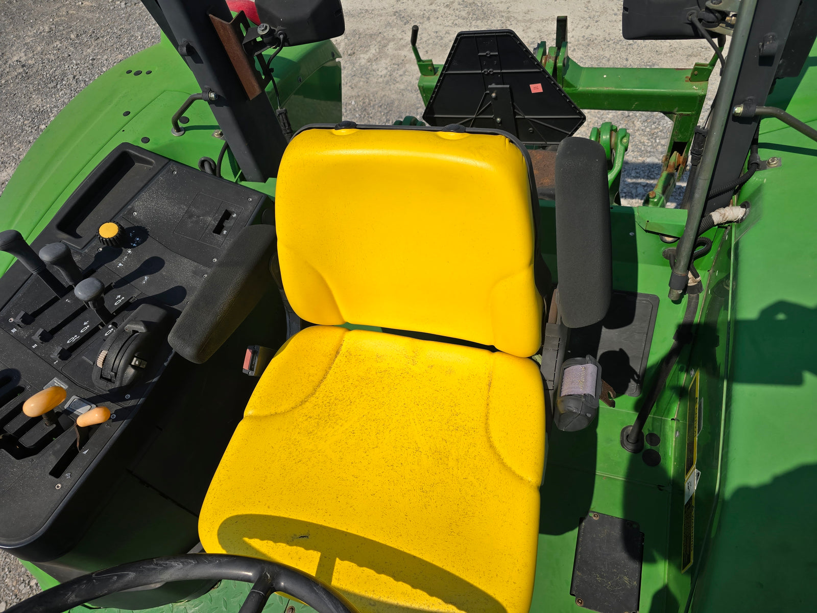USED 2007 JOHN DEERE 6415 OPEN STATION TRACTOR