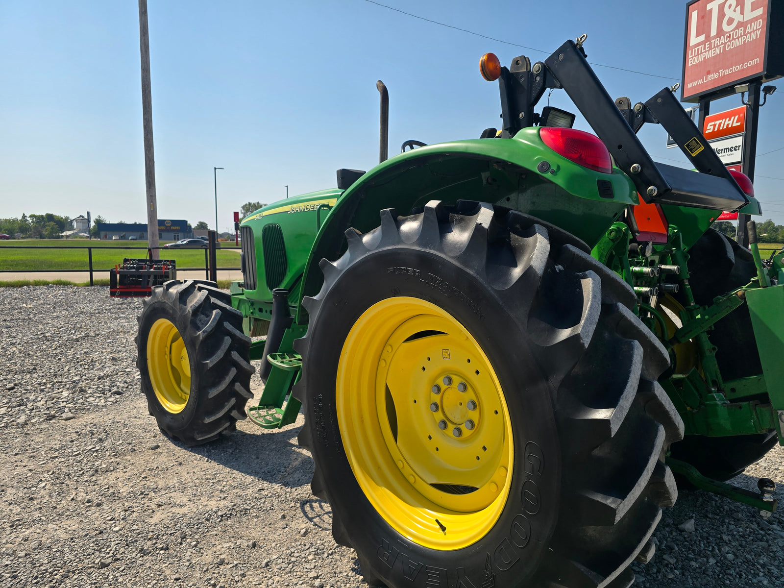 USED 2007 JOHN DEERE 6415 OPEN STATION TRACTOR - $31,850