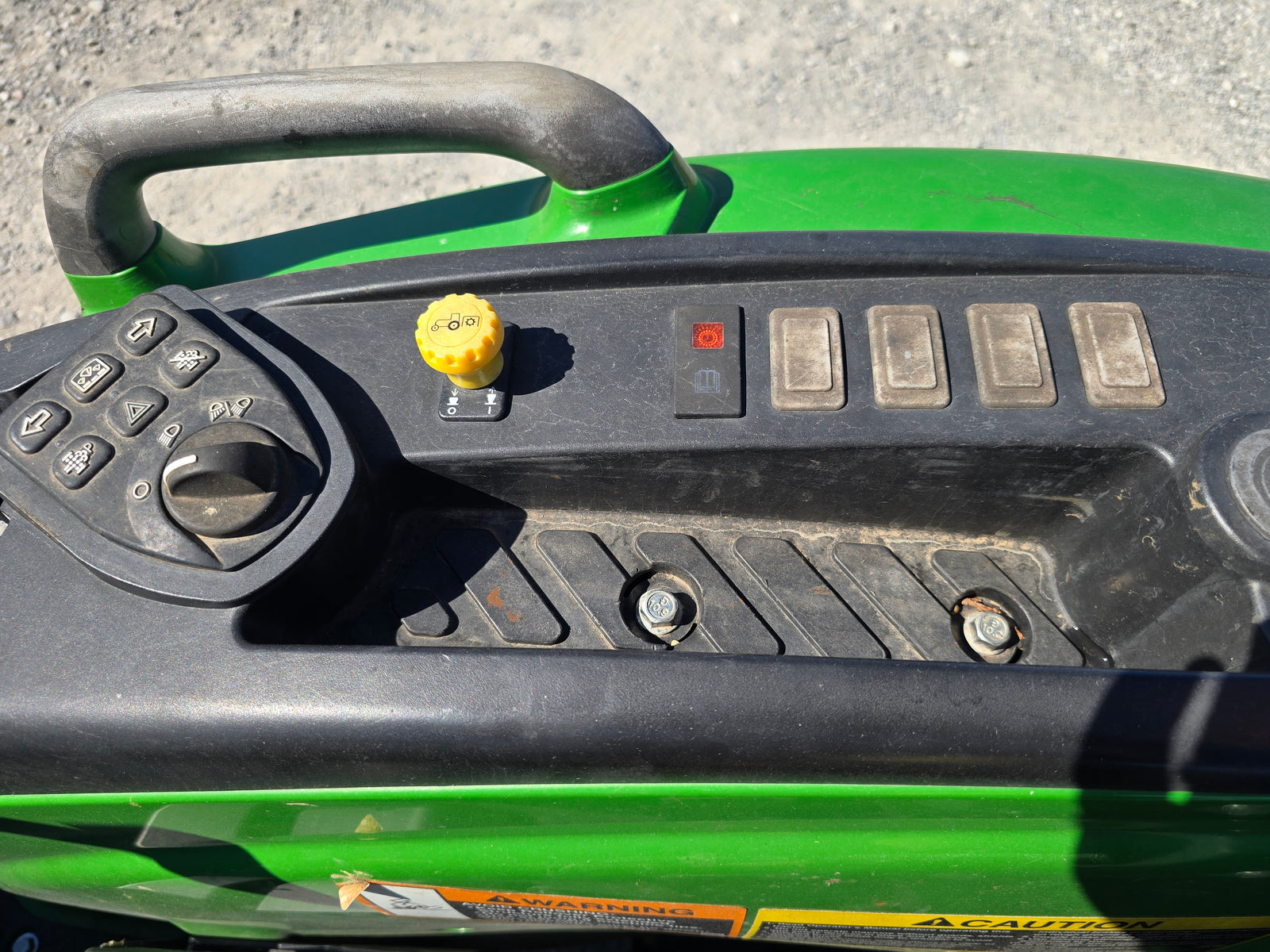USED JOHN DEERE 4044M - LOADER, BUCKET & PALLET FORKS #7299822  - $28,500