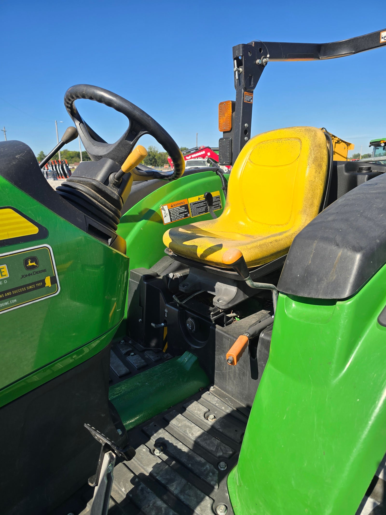 USED JOHN DEERE 4044M - LOADER, BUCKET & PALLET FORKS #7299822  - $28,500