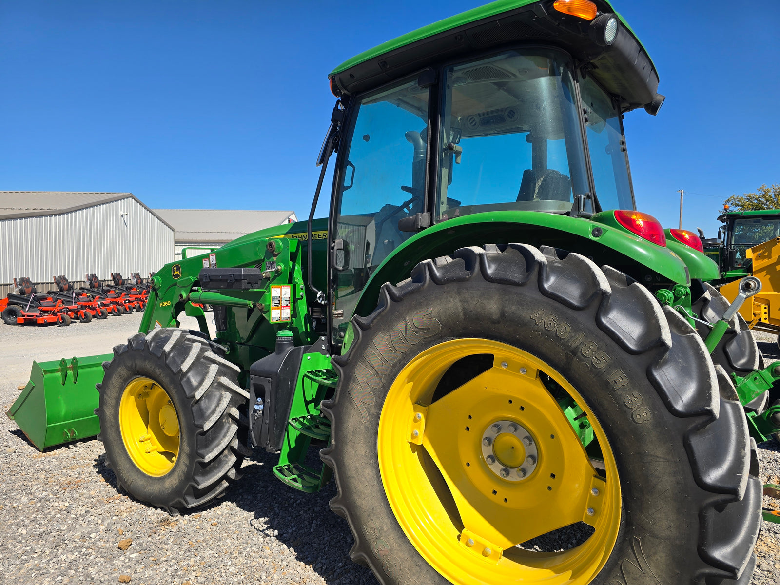 2018 JOHN DEERE 6105E - TRACTOR AND LOADER - #7299823 - $61,800