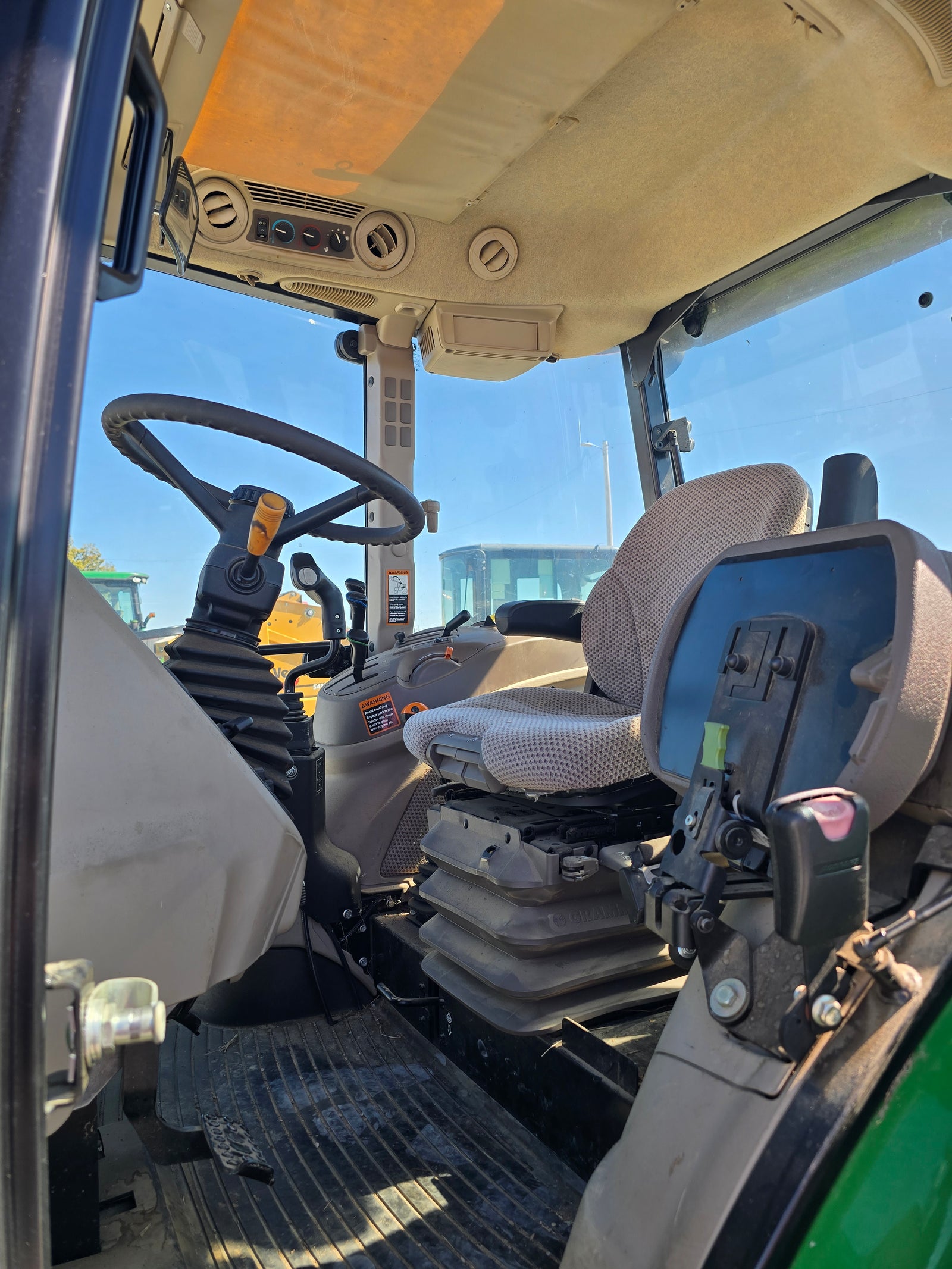 2018 JOHN DEERE 6105E - TRACTOR AND LOADER - #7299823 - $61,800