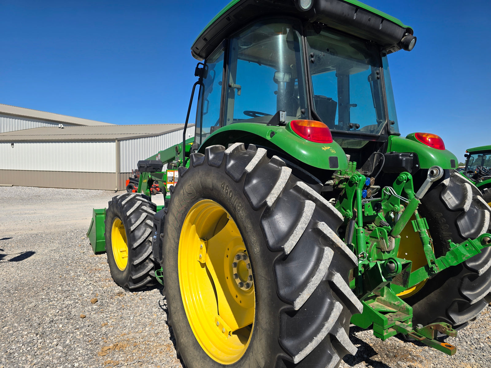 2018 JOHN DEERE 6105E - TRACTOR AND LOADER - #7299823 - $61,800