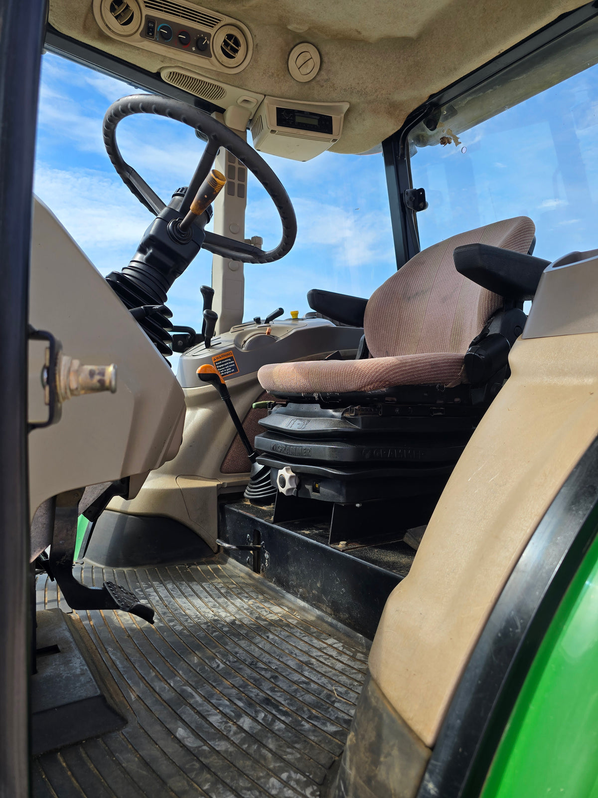 USED 2014 JOHN DEERE 6115D CAB TRACTOR - $32500