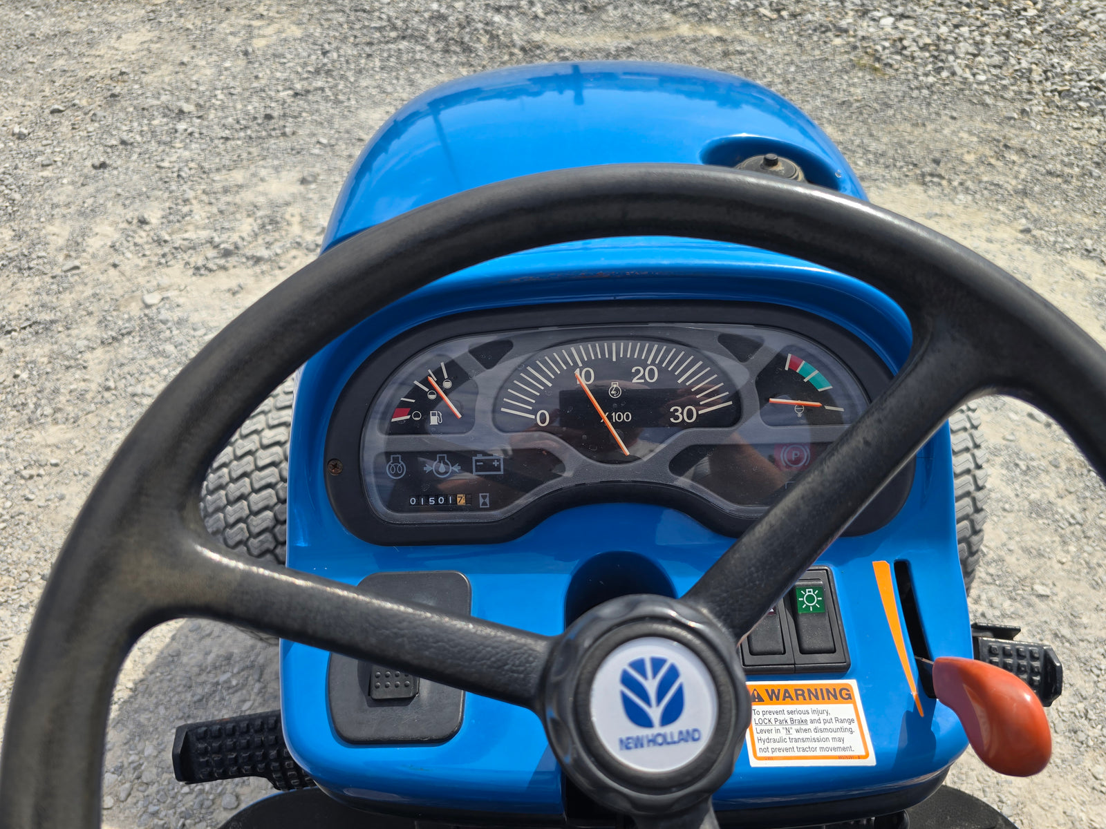 USED 2001 NEW HOLLAND TC25D - #7300000 - $7,900