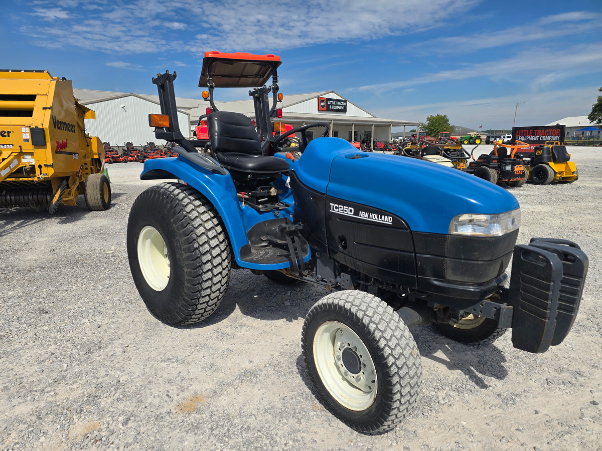 USED 2001 NEW HOLLAND TC25D - #7300000 - $7,900