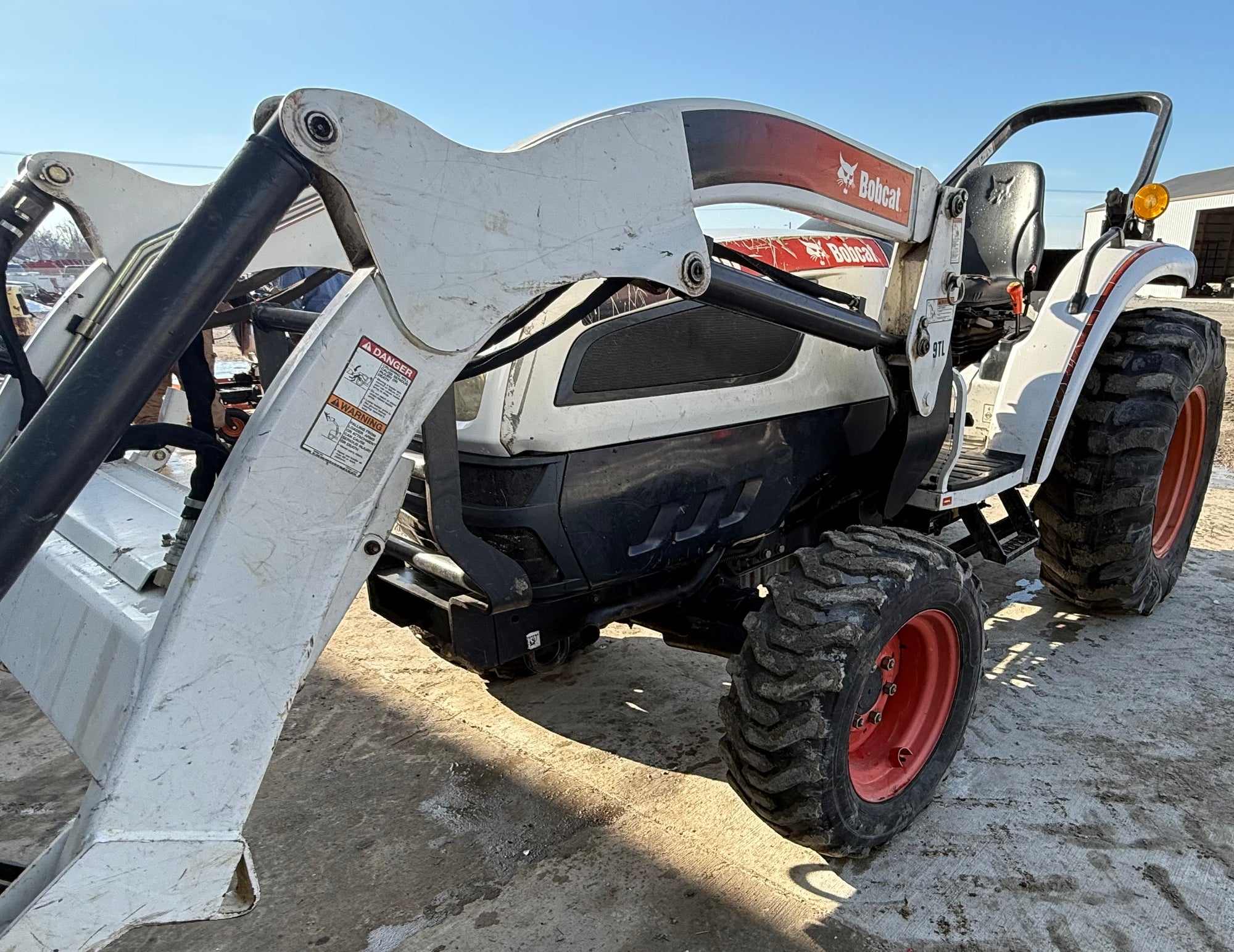 USED BOBCAT CT440 OPEN STATION WITH LOADER #6105268