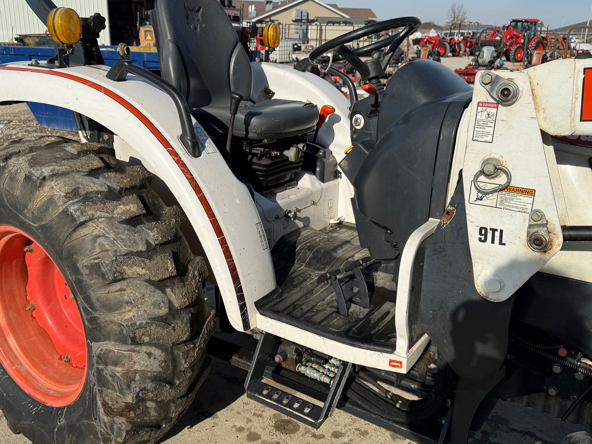 USED BOBCAT CT440 OPEN STATION WITH LOADER #6105268