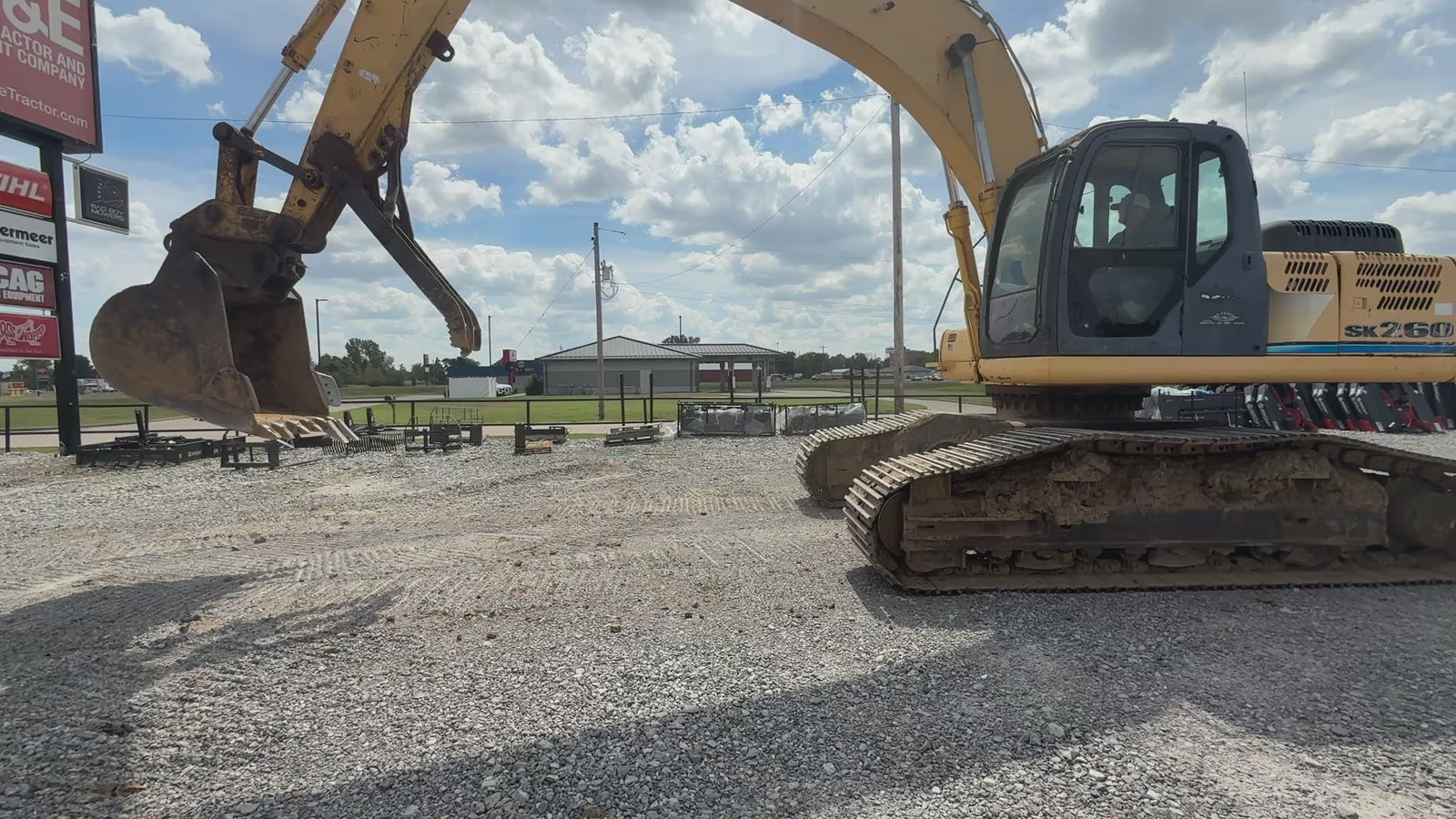 2016 KOBELCO SK260LC - $61,000