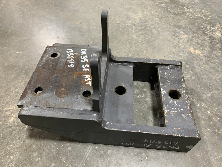 KIOTI DK35SE HST DRAW BAR BRACKET