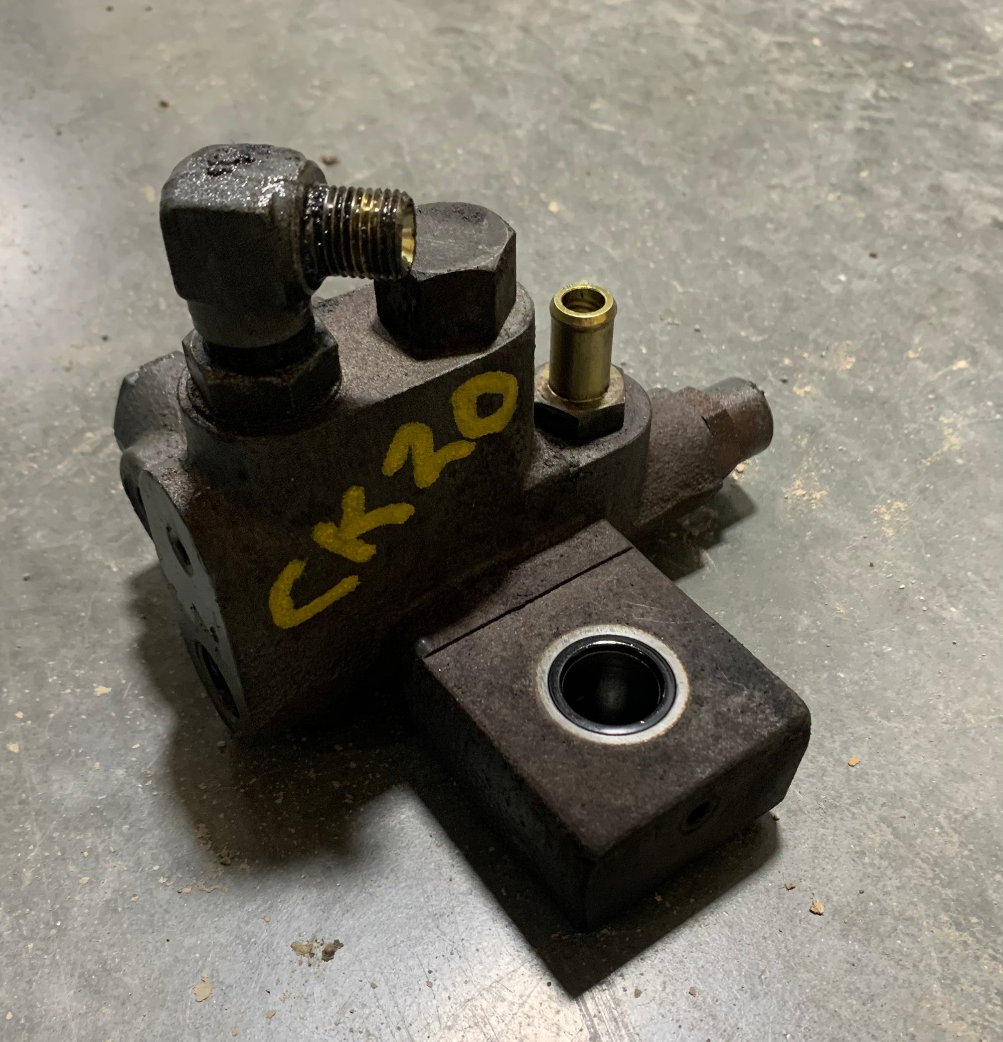 KIOTI CK20 FLOW CONTROL VALVE