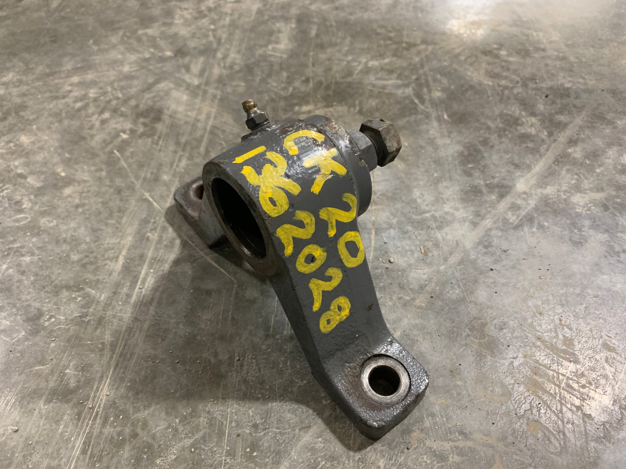 KIOTI CK20 FRONT AXLE BRACKET